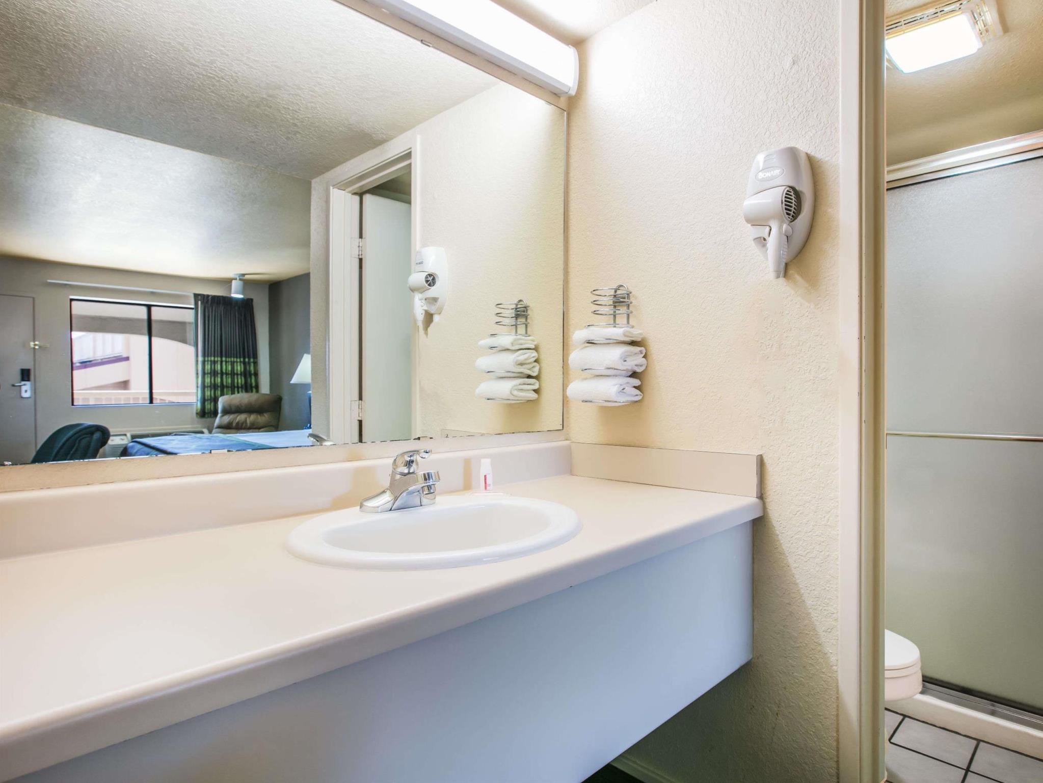 Super 8 By Wyndham Oklahoma Airport Fairgrounds West Motel Luaran gambar
