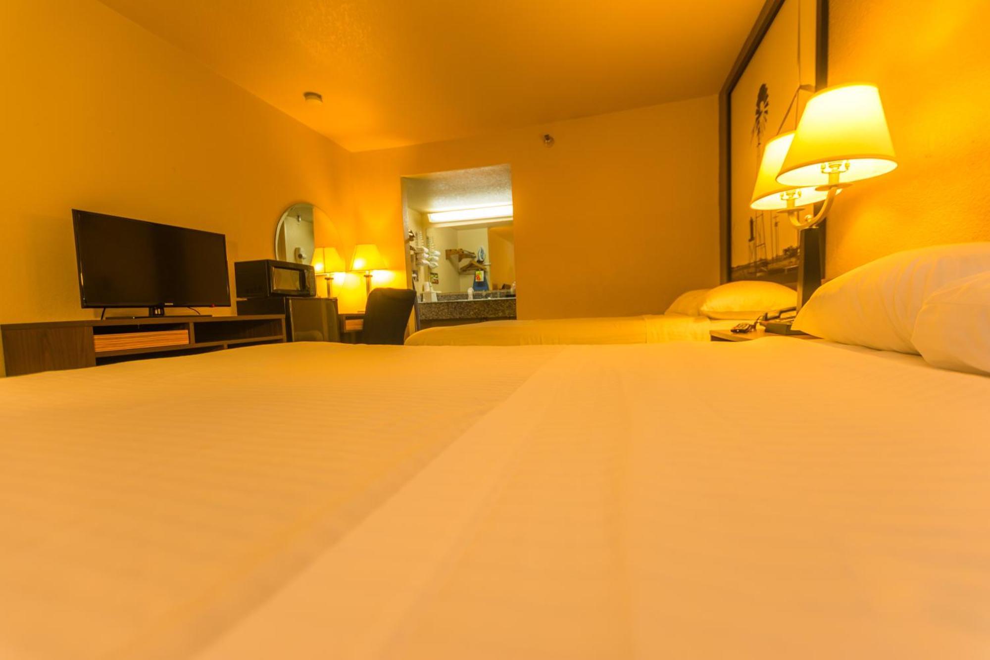 Super 8 By Wyndham Oklahoma Airport Fairgrounds West Motel Bilik gambar