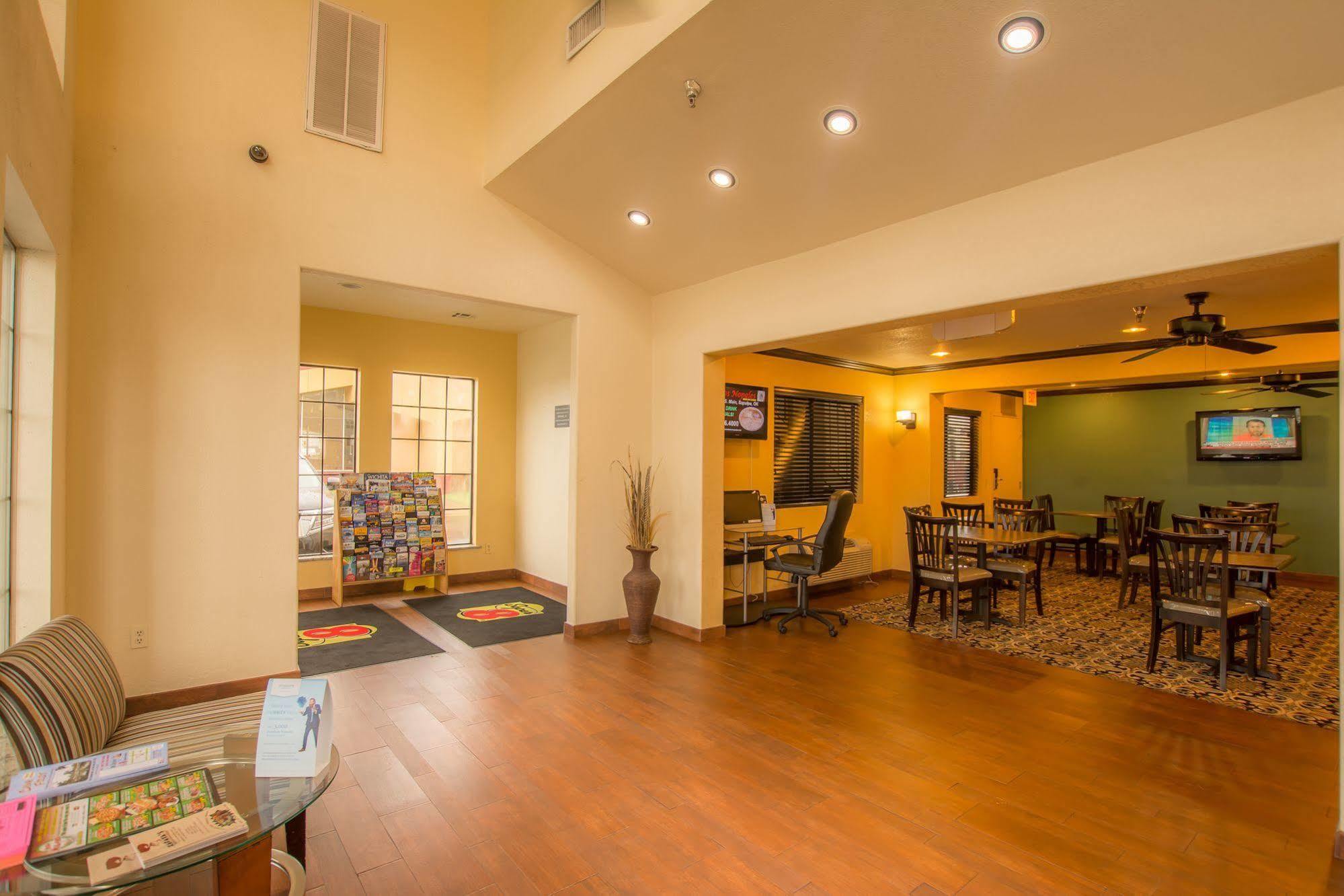Super 8 By Wyndham Oklahoma Airport Fairgrounds West Motel Luaran gambar